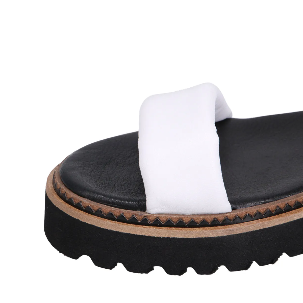 Amari Flatform Sandal