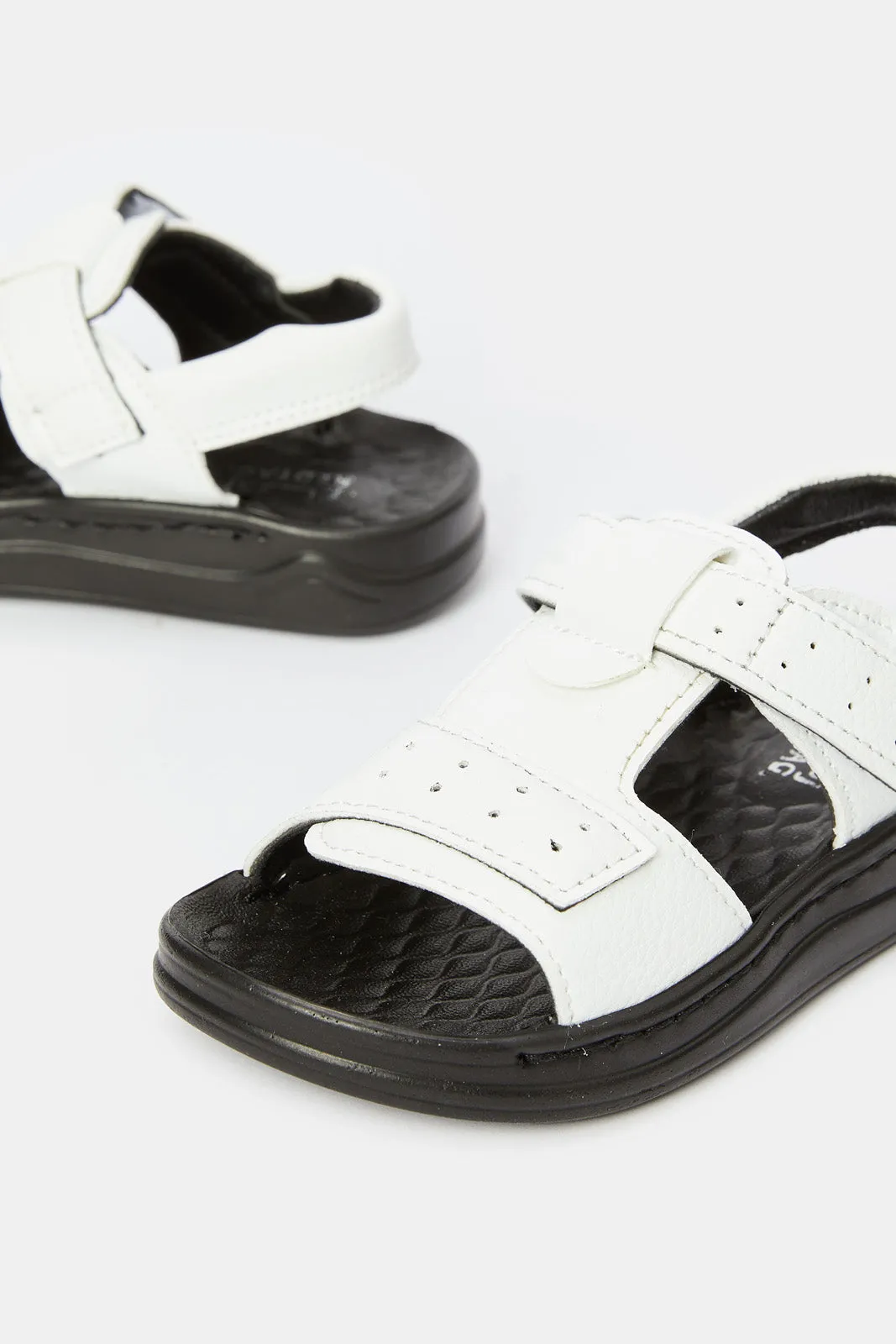 Boys Embellished White Casual Sandal