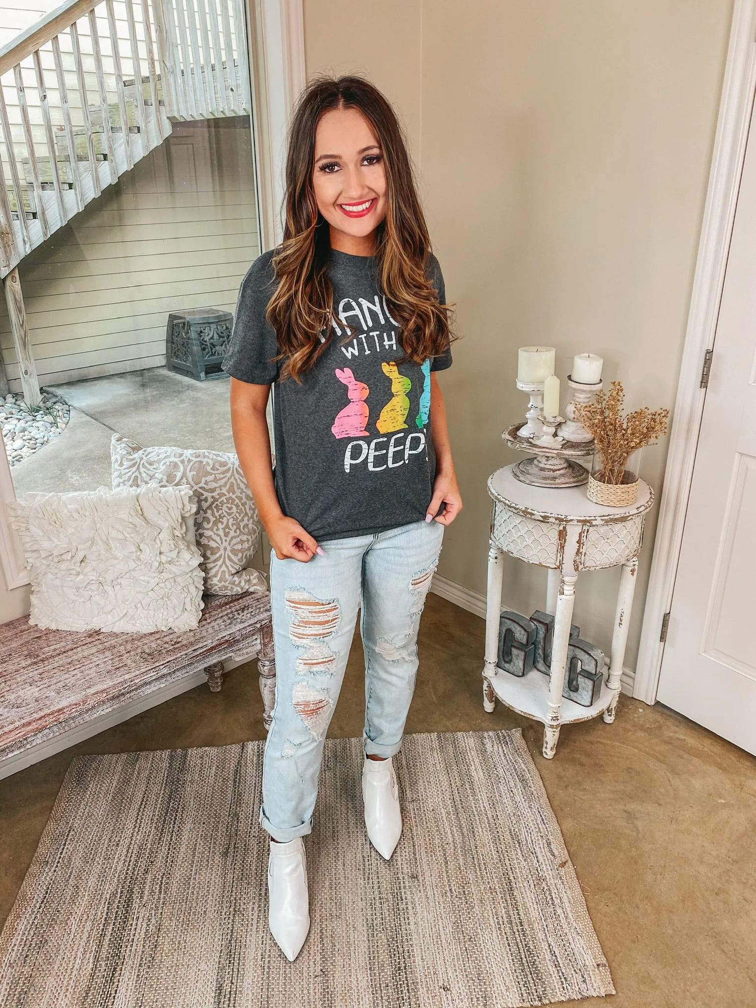 Hangin' With My Peeps Easter Graphic Tee in Charcoal Grey