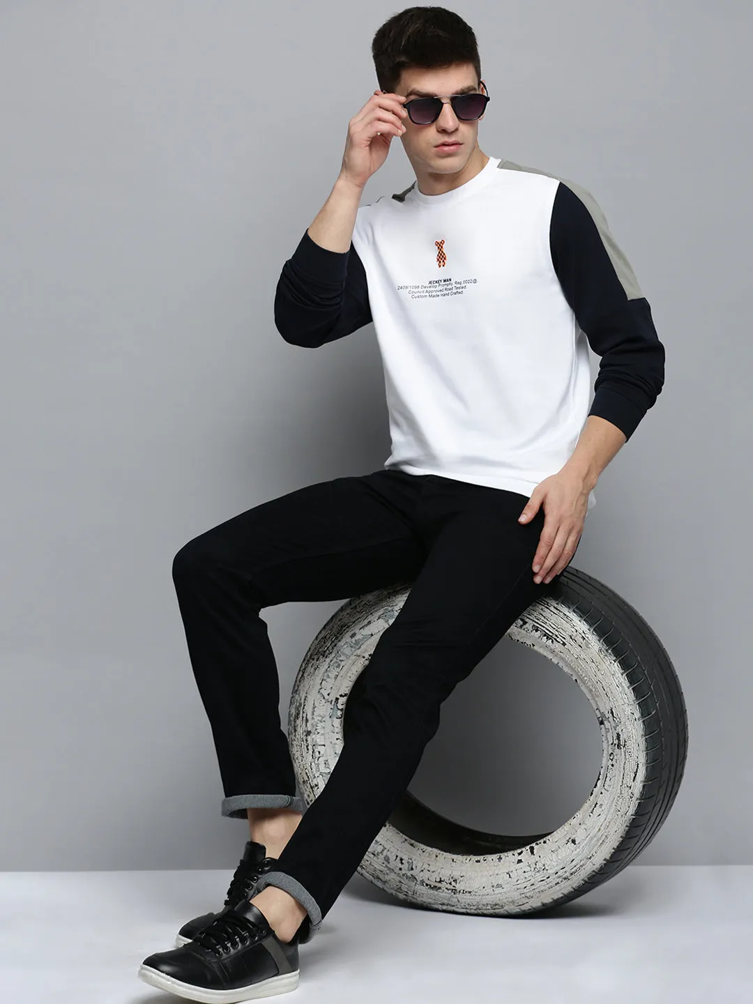 Men White Colourblock Casual Sweatshirt