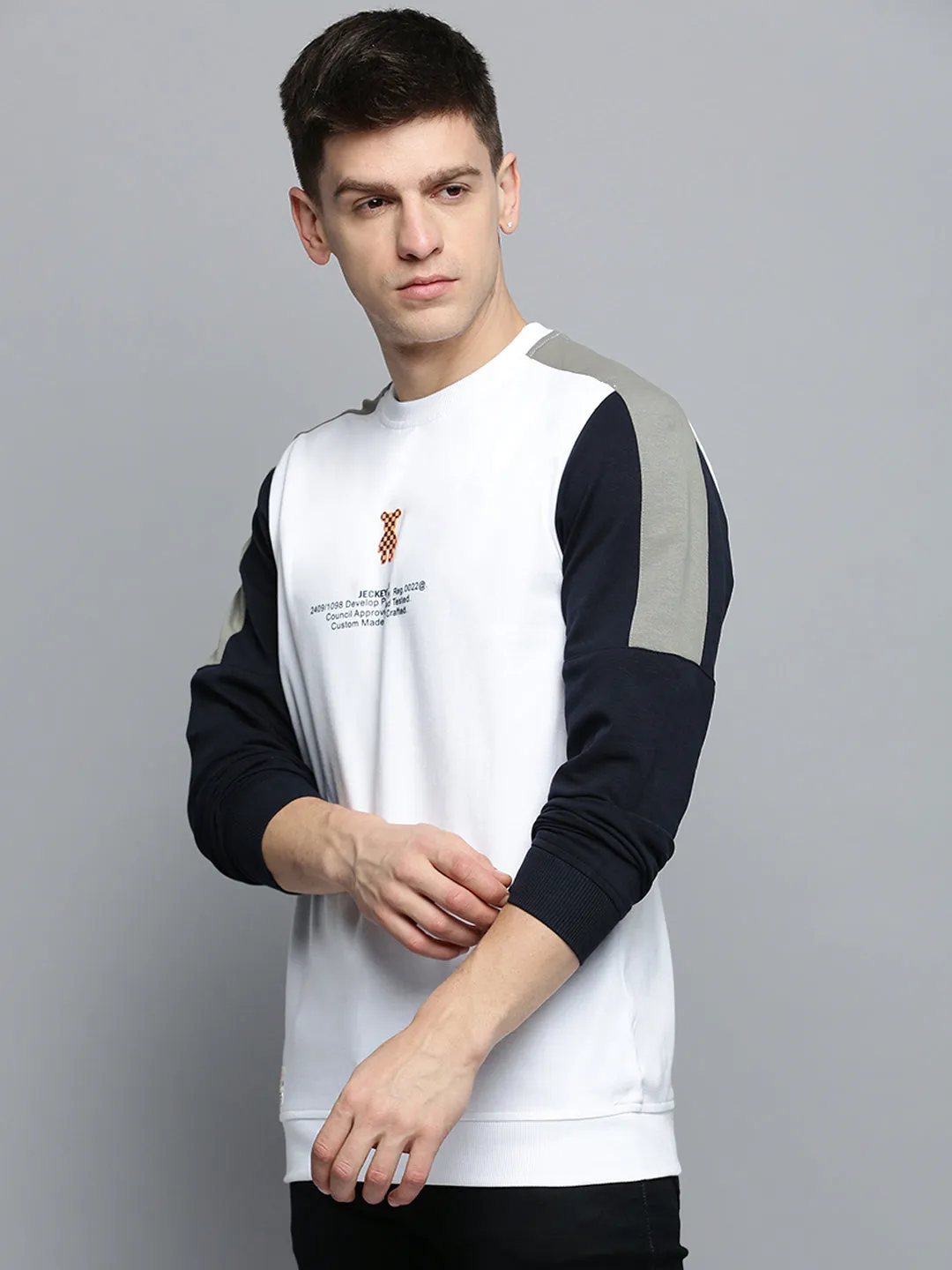 Men White Colourblock Casual Sweatshirt