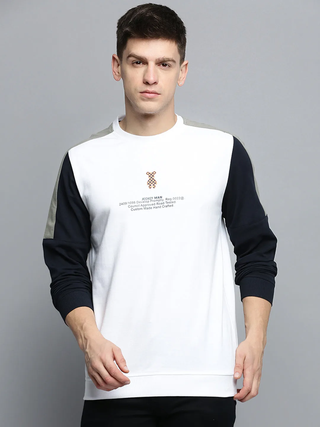 Men White Colourblock Casual Sweatshirt