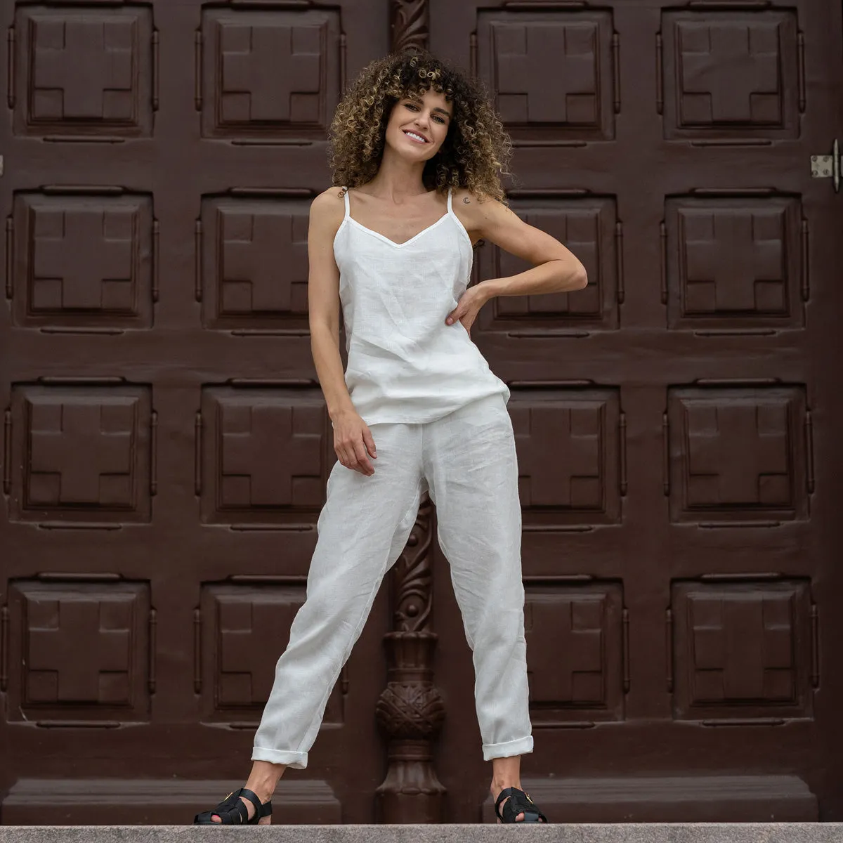 MENIQUE Linen Slip Top & Pants Set with V-Neckline and High-Rise Waist