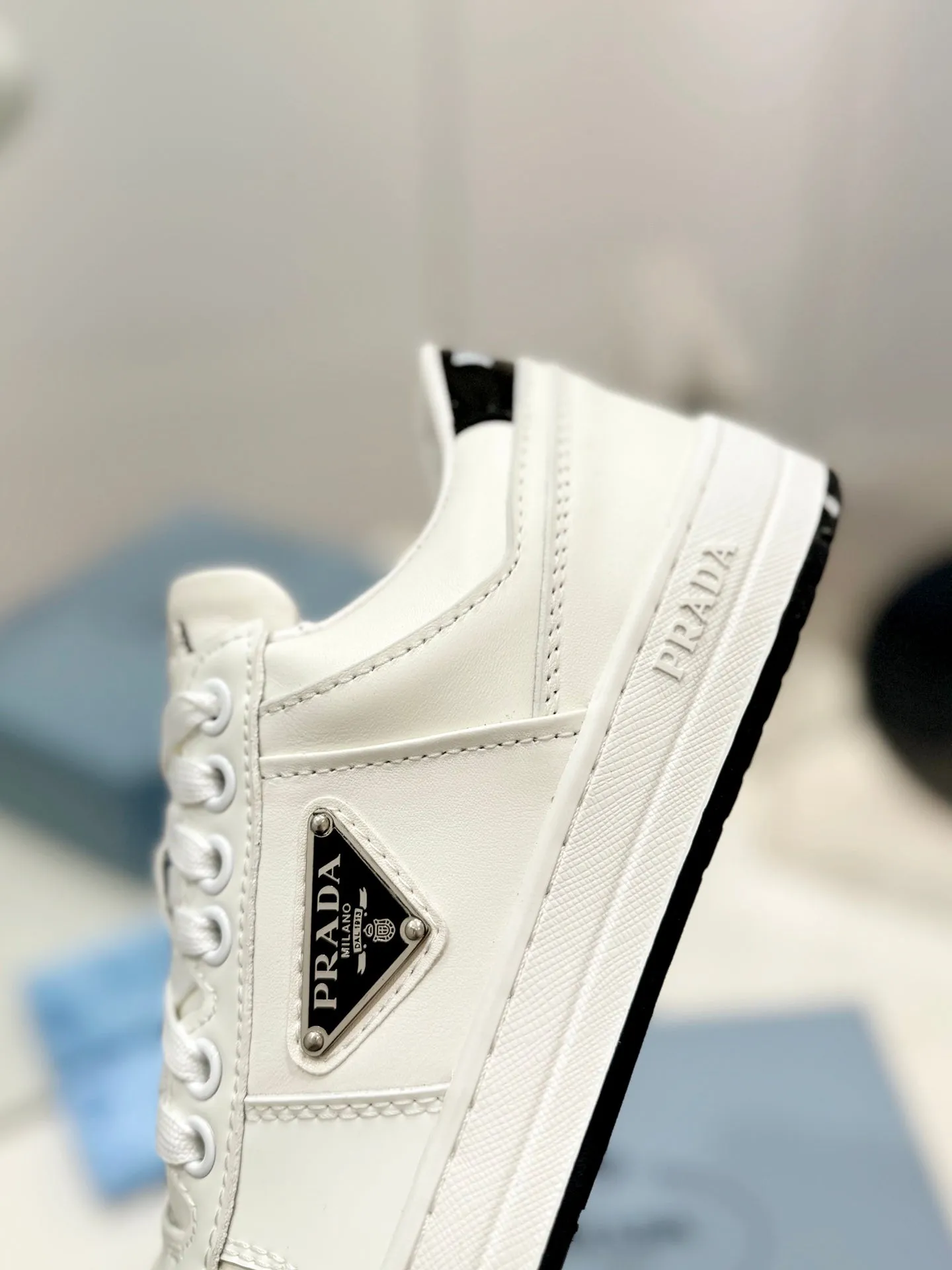 PRA DOWNTOWN PERFORATED SNEAKERS WHITE AND BLACK LOGO CALFSKIN