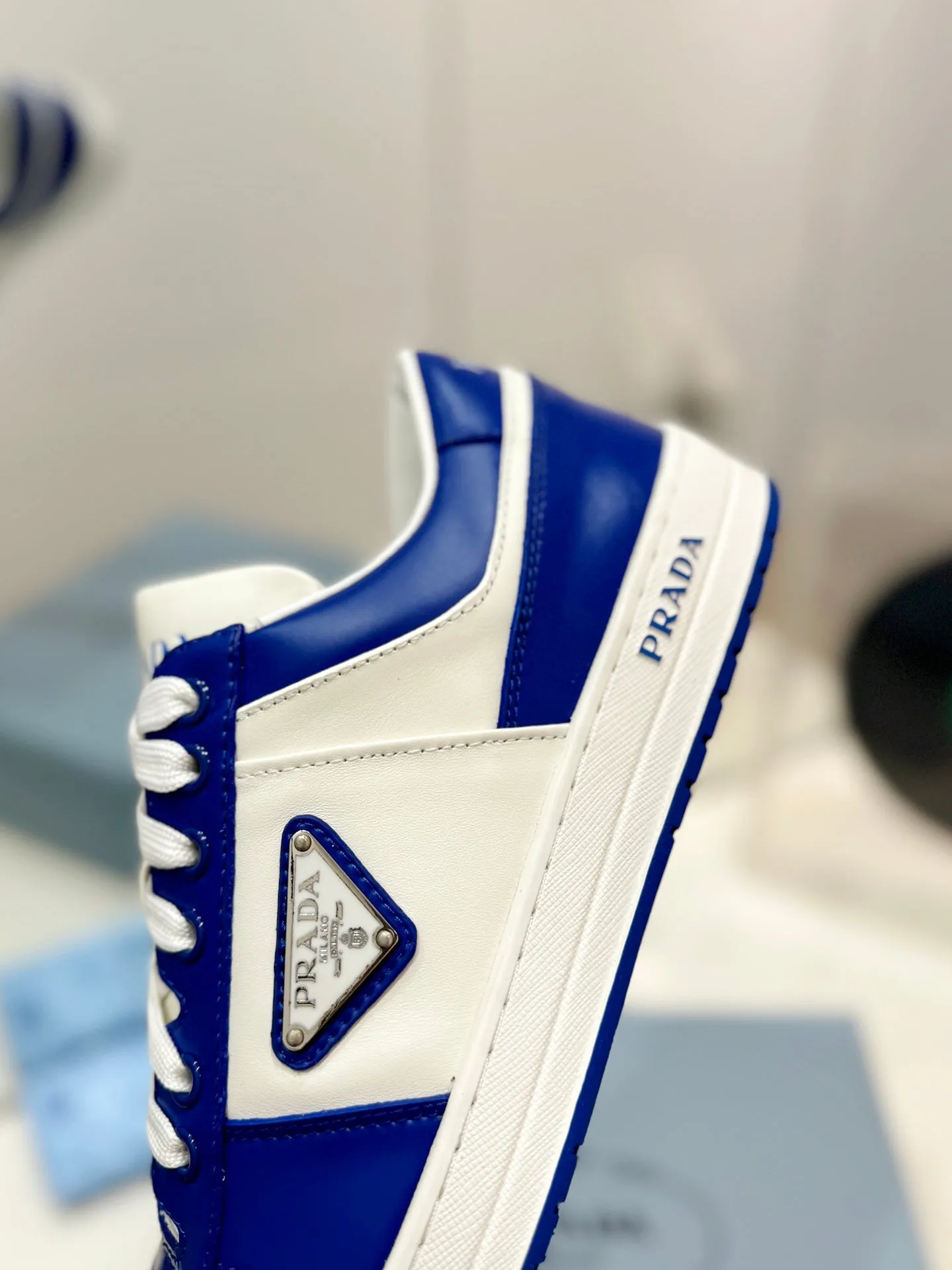 PRA DOWNTOWN PERFORATED SNEAKERS WHITE AND COBALT CALFSKIN