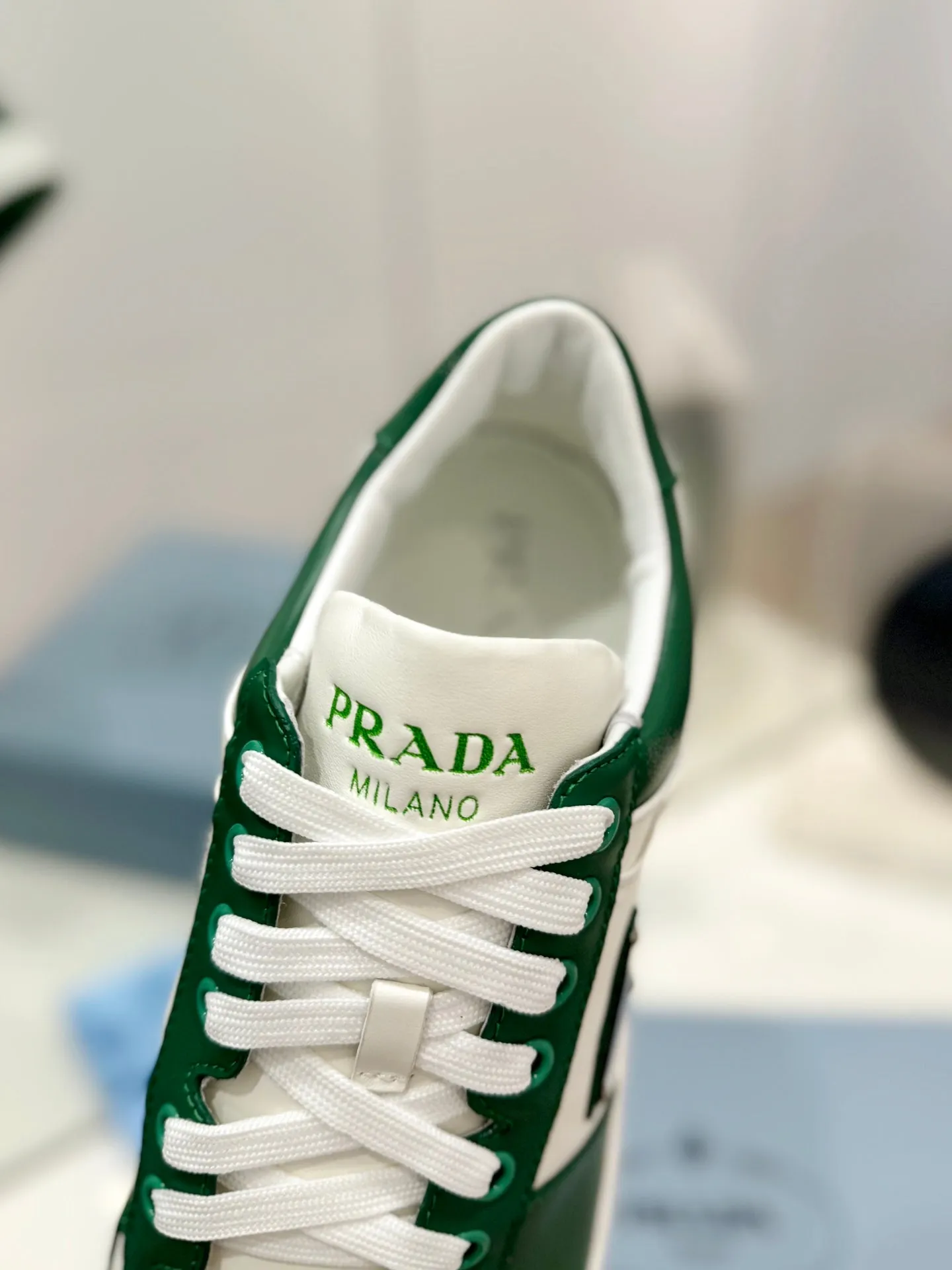 PRA DOWNTOWN PERFORATED SNEAKERS WHITE AND GREEN CALFSKIN