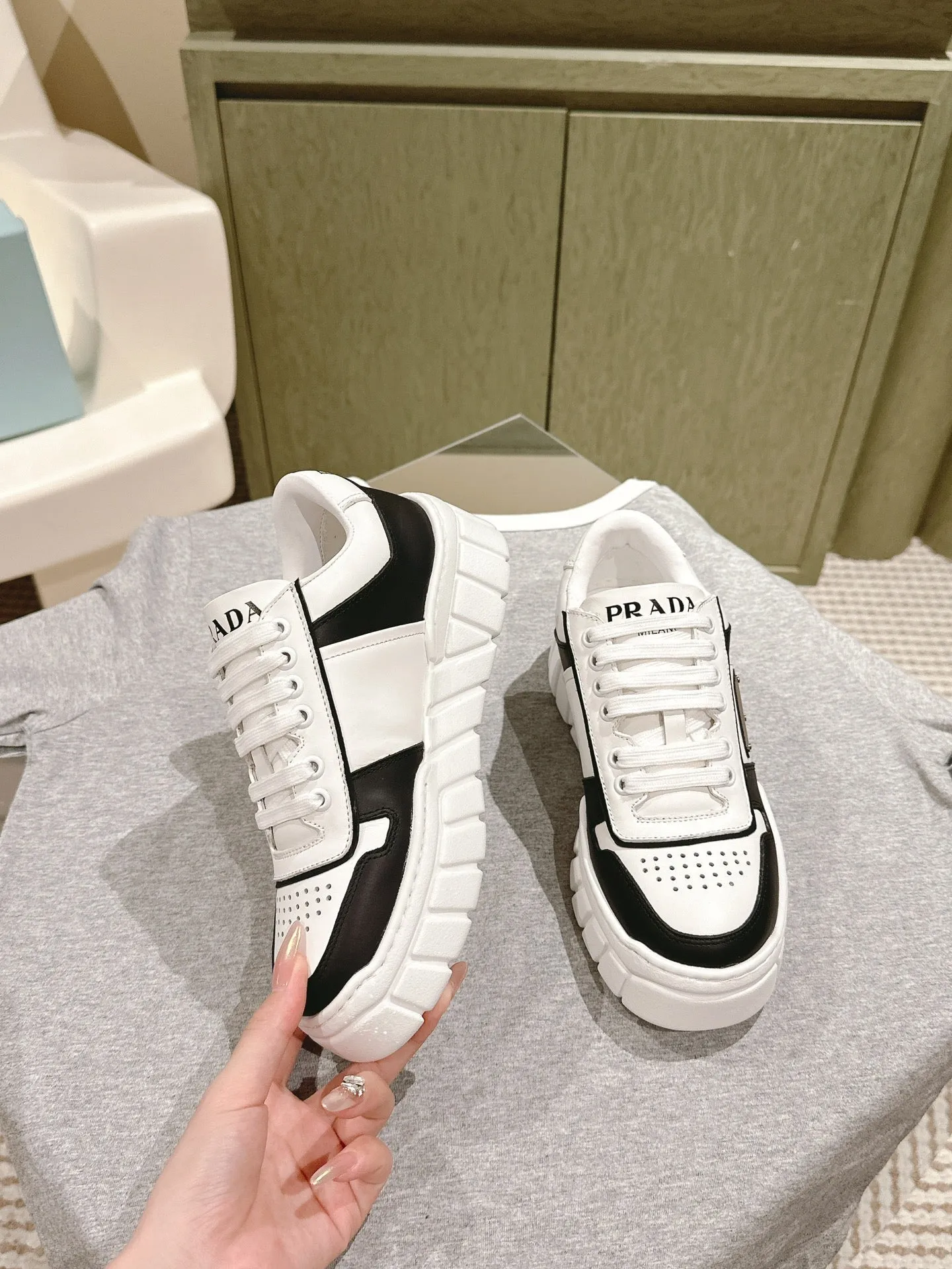 PRA FLATFORM SNEAKERS BLACK AND WHITE CALFSKIN