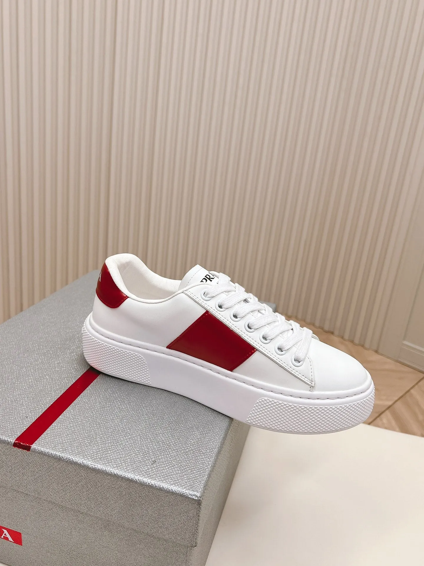 PRA LEATHER LOGO OUTLET SNEAKERS BLACK AND CHERRY CALFSKIN