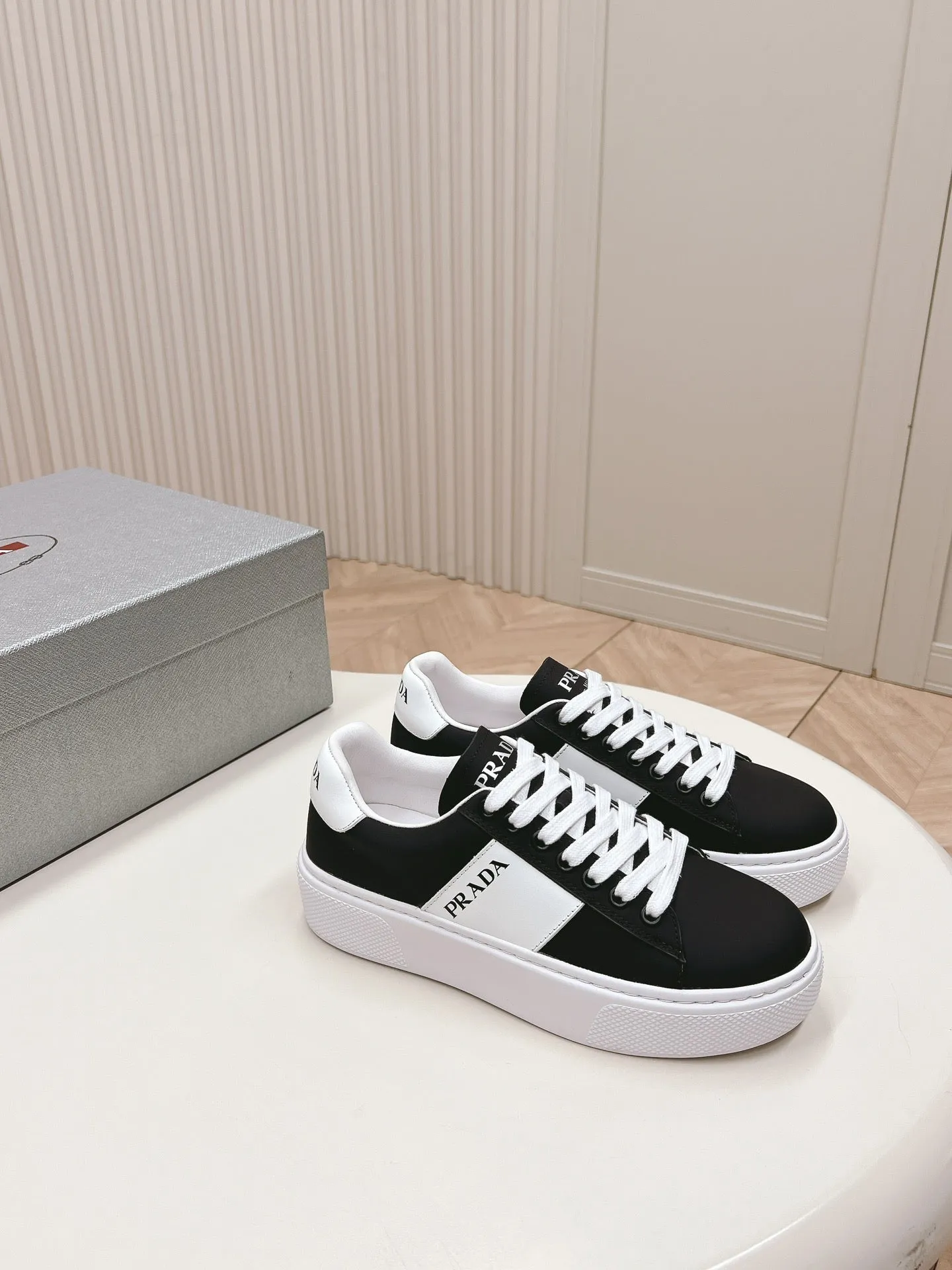 PRA LEATHER LOGO OUTLET SNEAKERS BLACK CALFSKIN