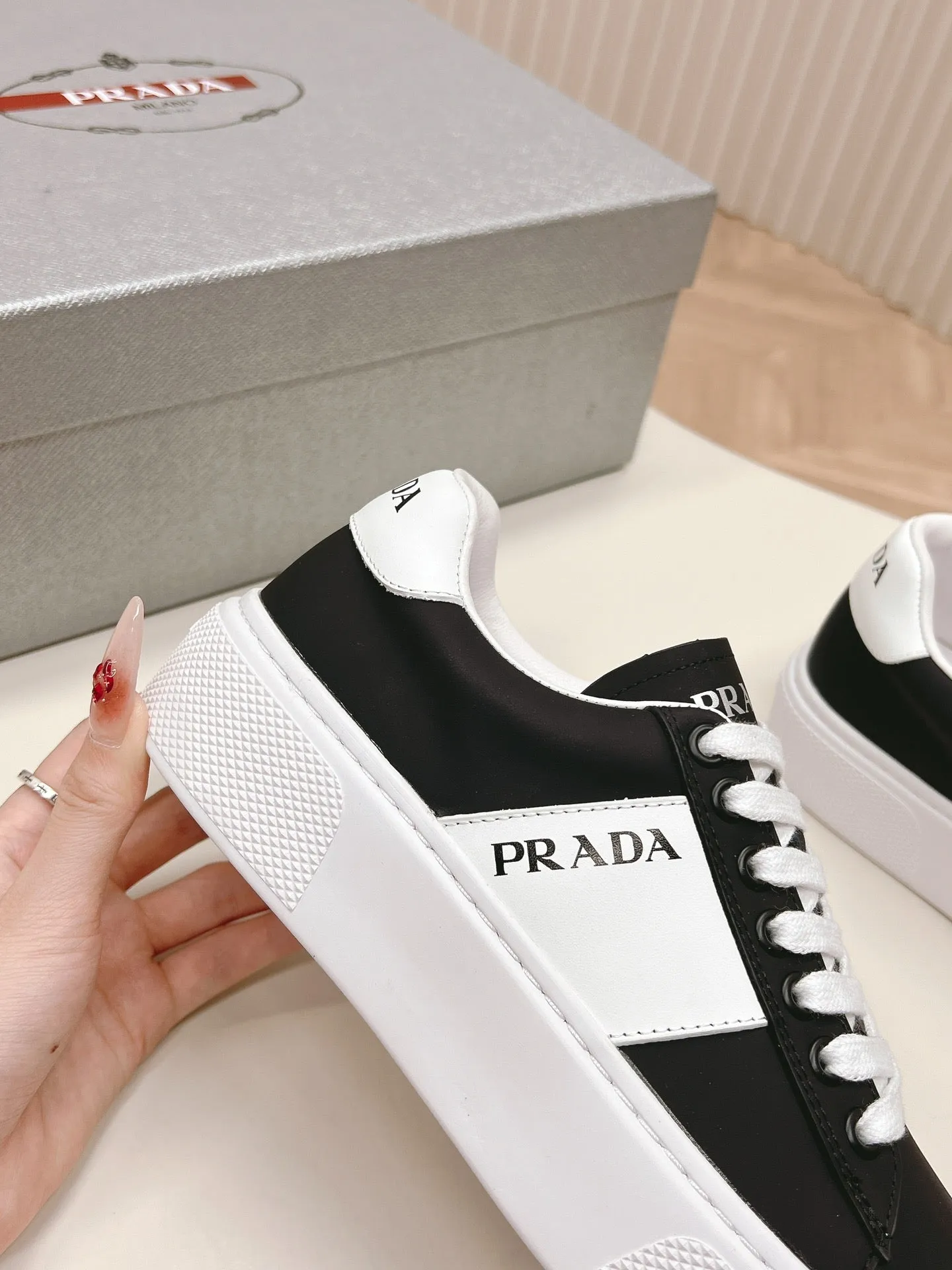 PRA LEATHER LOGO OUTLET SNEAKERS BLACK CALFSKIN