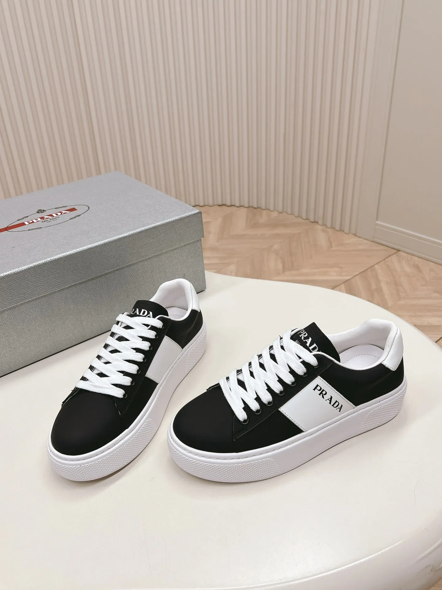 PRA LEATHER LOGO OUTLET SNEAKERS BLACK CALFSKIN