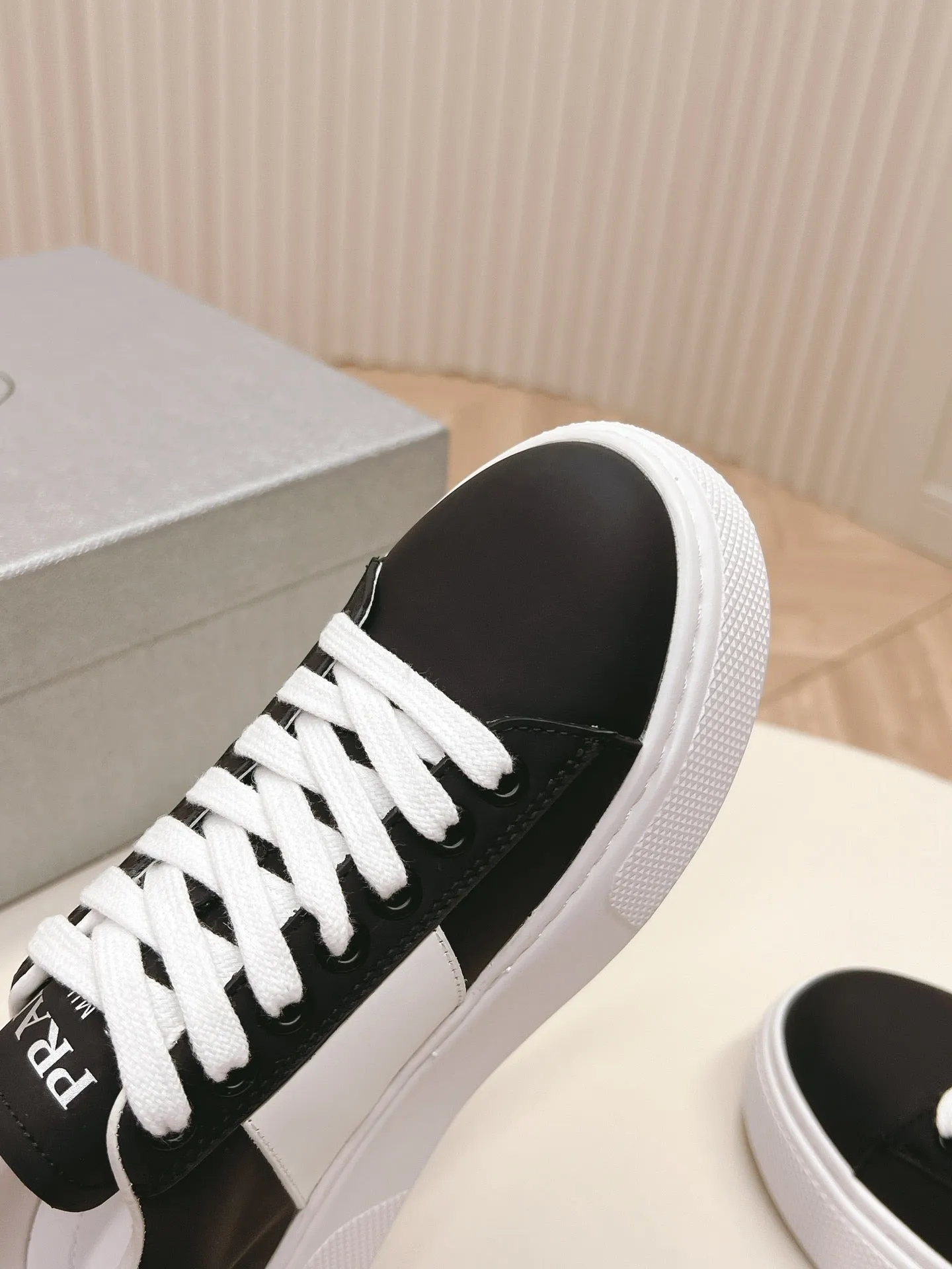 PRA LEATHER LOGO OUTLET SNEAKERS BLACK CALFSKIN