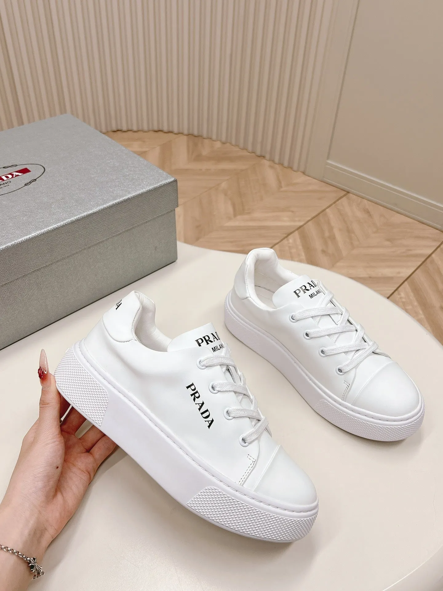 PRA LOGO OUTLET BASIC SNEAKERS WHITE CALFSKIN