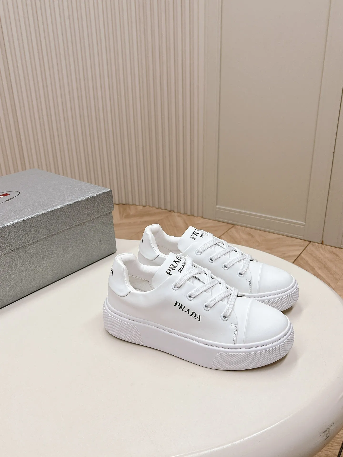 PRA LOGO OUTLET BASIC SNEAKERS WHITE CALFSKIN